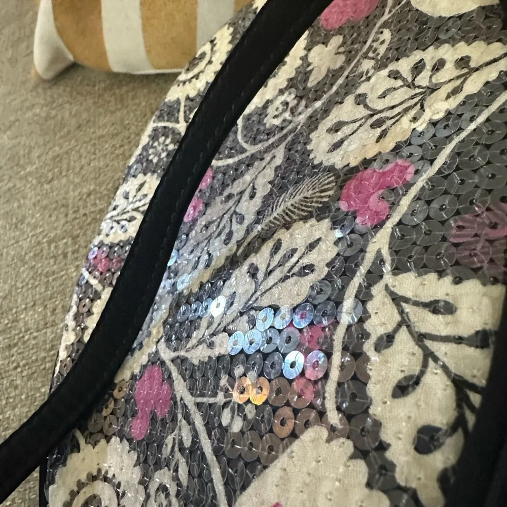 Vera Bradley Disney Mickey & Birdie Sequin Floral Crossbody Bag - Picture 4 of 11
